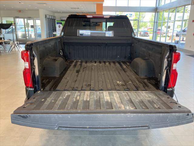 Photo of 2021 Black Chevrolet Silverado 1500