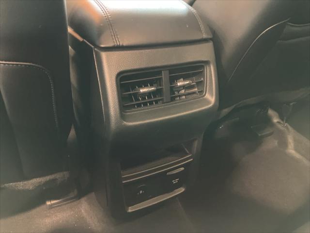 Photo of 2023 Oxford White Ford Edge