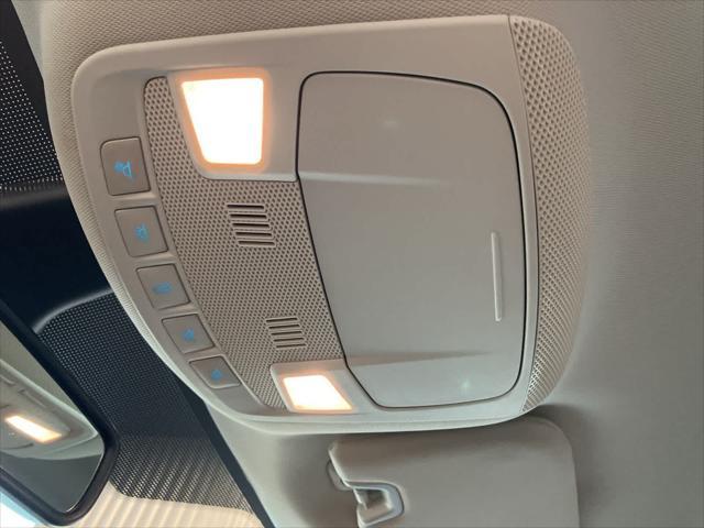 Photo of 2023 Oxford White Ford Edge