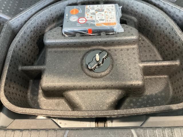 Photo of 2023 Oxford White Ford Edge