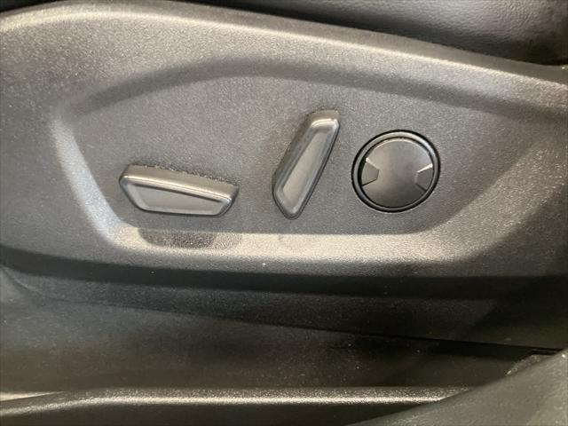 Photo of 2023 Oxford White Ford Edge