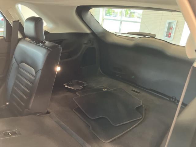 Photo of 2023 Oxford White Ford Edge
