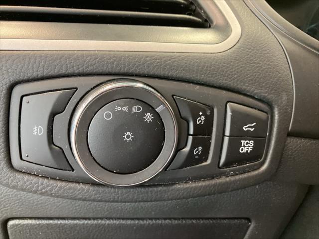Photo of 2023 Oxford White Ford Edge