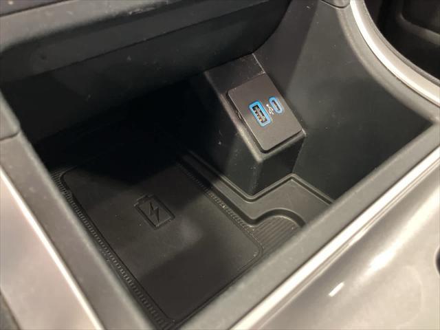 Photo of 2023 Oxford White Ford Edge