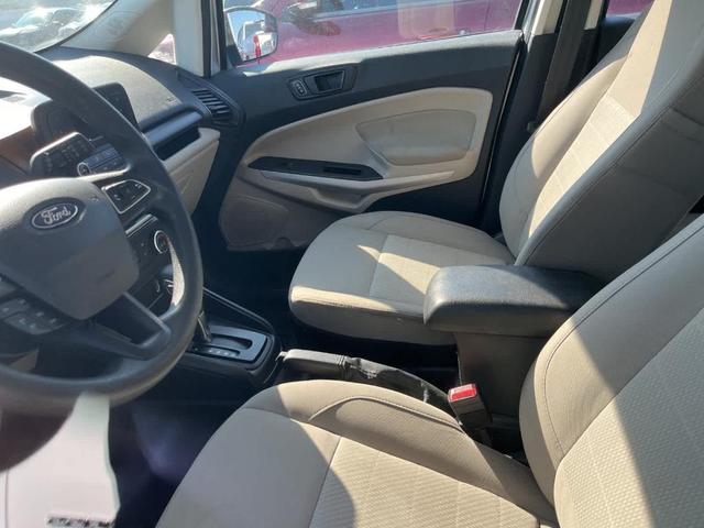 Photo of 2018 Moondust Silver Metallic Ford EcoSport