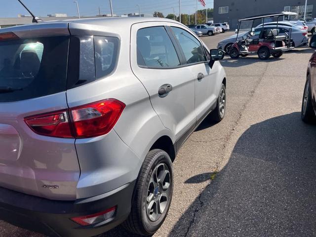 Photo of 2018 Moondust Silver Metallic Ford EcoSport