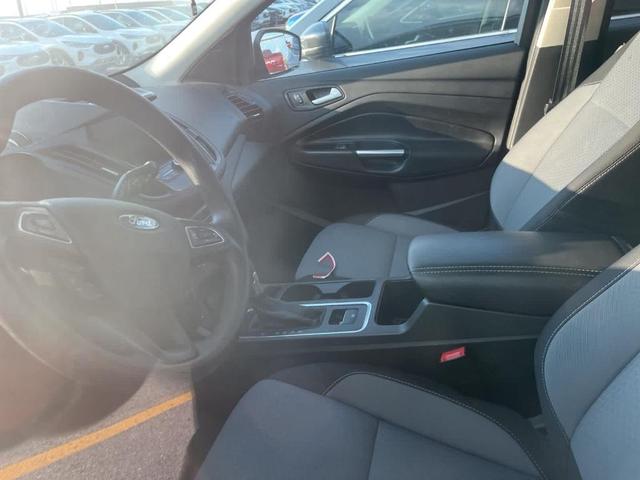 Photo of 2017 Ingot Silver Metallic Ford Escape
