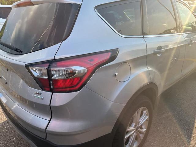 Photo of 2017 Ingot Silver Metallic Ford Escape