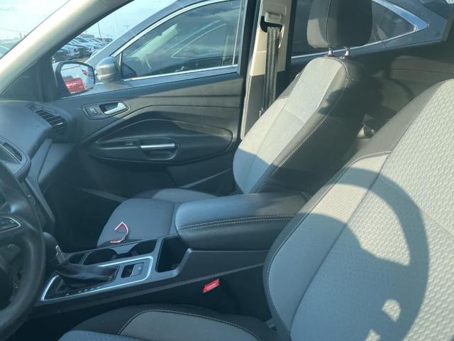 Photo of 2017 Ingot Silver Metallic Ford Escape