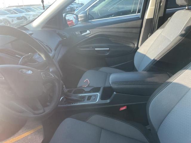 Photo of 2017 Ingot Silver Metallic Ford Escape