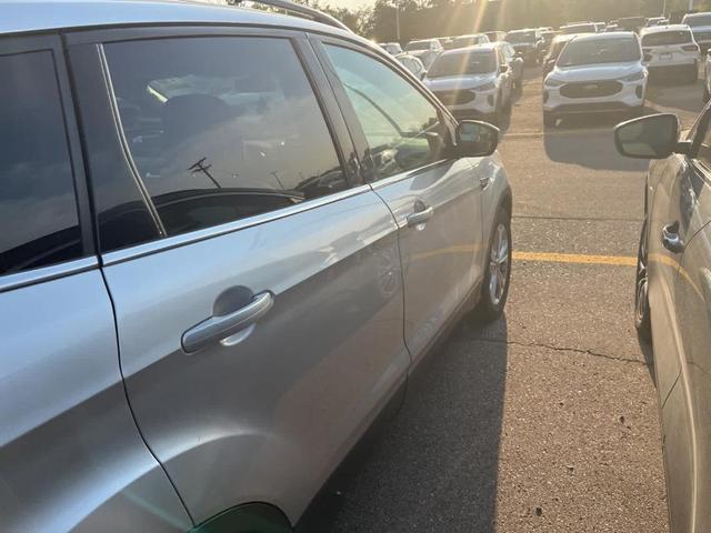 Photo of 2017 Ingot Silver Metallic Ford Escape