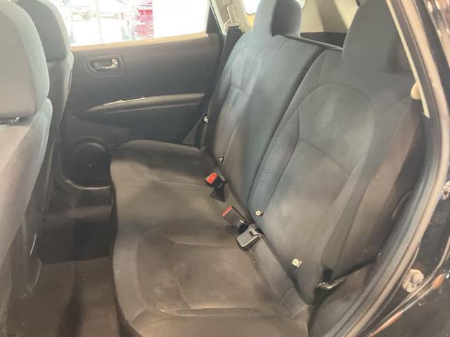 Photo of 2015 Super Black Nissan Rogue Select