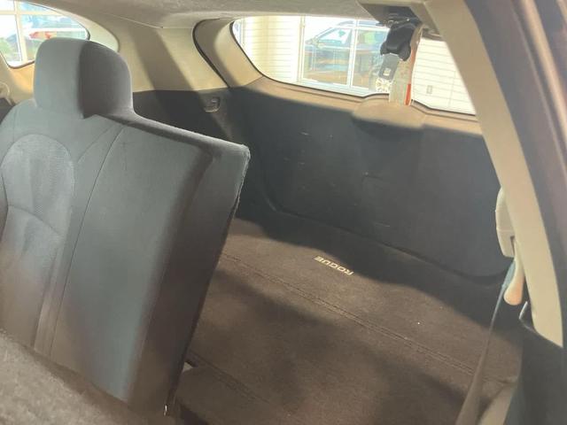 Photo of 2015 Super Black Nissan Rogue Select