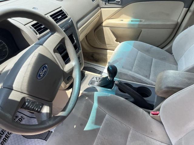Photo of 2006 Red Ford Fusion