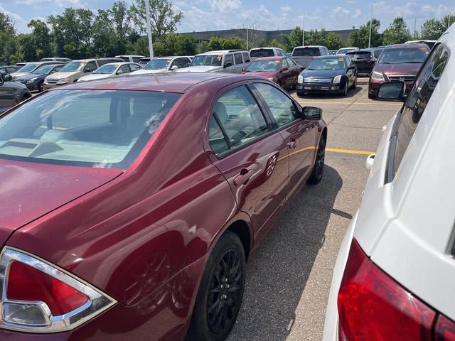 Photo of 2006 Red Ford Fusion