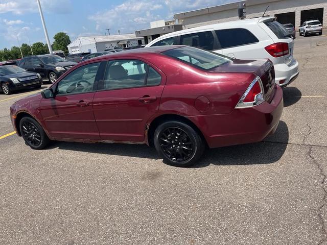Photo of 2006 Red Ford Fusion