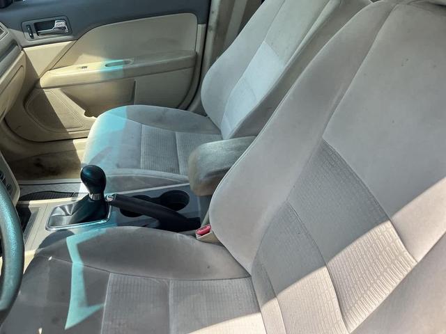 Photo of 2006 Red Ford Fusion