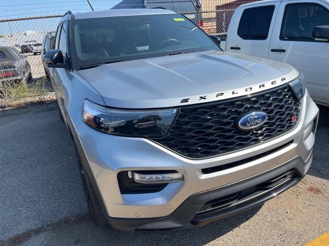Photo of 2023 Iconic Silver Metallic Ford Explorer