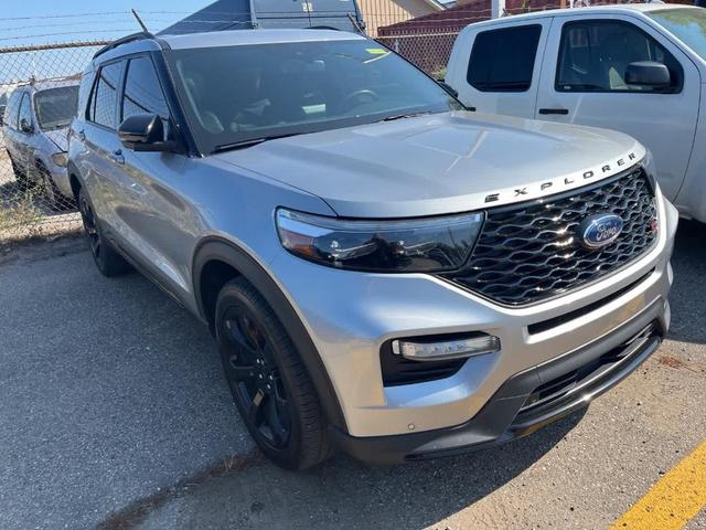 Photo of 2023 Iconic Silver Metallic Ford Explorer