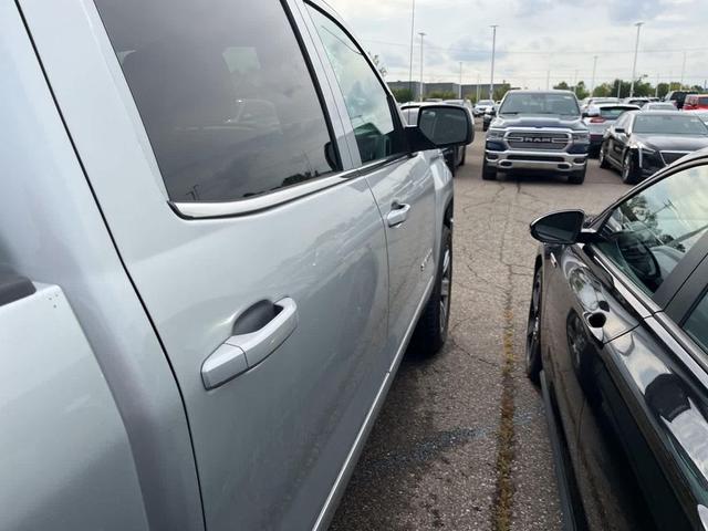 Photo of 2015 Quicksilver Metallic GMC Sierra 1500