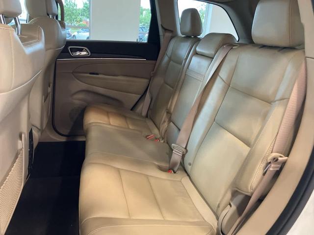 Photo of 2019 Bright White Clearcoat Jeep Grand Cherokee