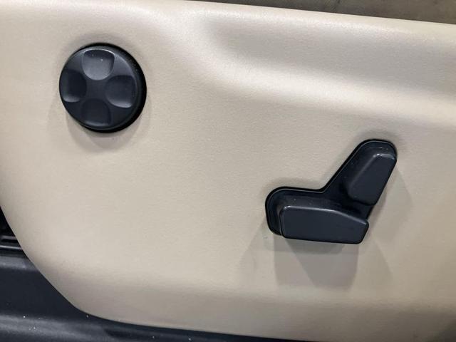 Photo of 2019 Bright White Clearcoat Jeep Grand Cherokee