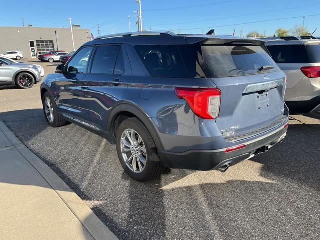Photo of 2021 Infinite Blue Metallic Tinted Clearcoat Ford Explorer