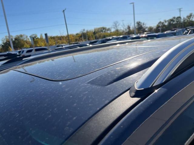 Photo of 2021 Infinite Blue Metallic Tinted Clearcoat Ford Explorer