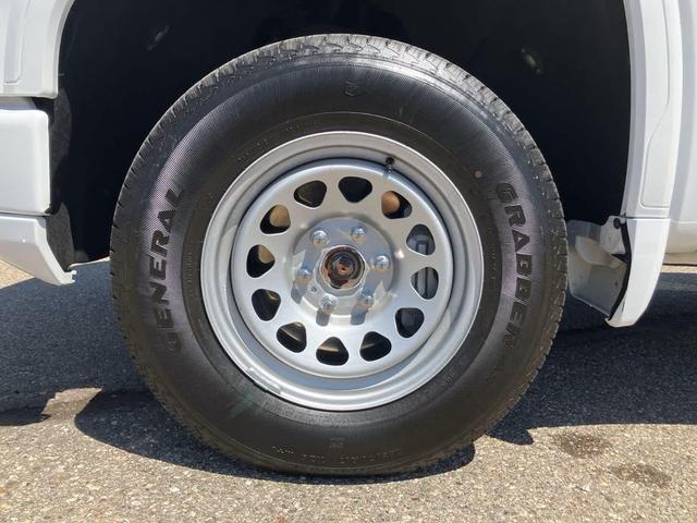 Photo of 2024 Summit White GMC Sierra 1500