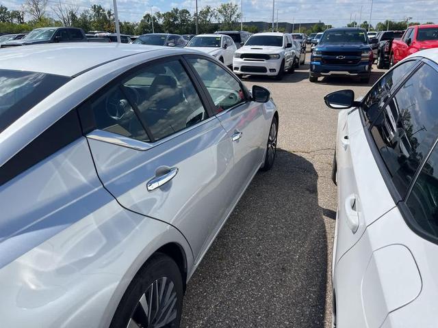 Photo of 2024 Brilliant Silver Metallic Nissan Altima