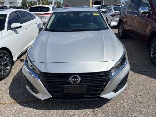 Photo of 2024 Brilliant Silver Metallic Nissan Altima