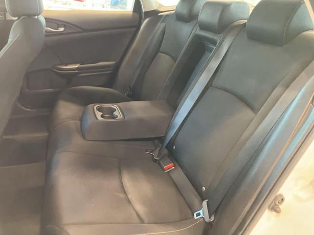 Photo of 2018 White Honda Civic