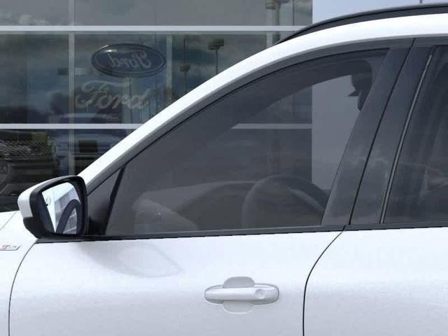 Photo of 2025 Star White Ford Escape