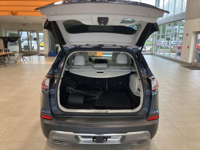 Photo of 2020 Blue Jeep Cherokee
