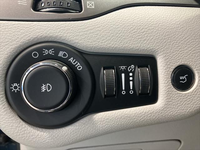 Photo of 2020 Blue Jeep Cherokee