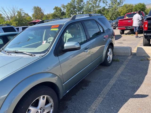 Photo of 2005 Green Ford Freestyle