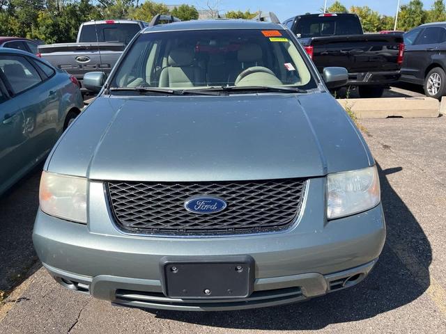 Photo of 2005 Green Ford Freestyle