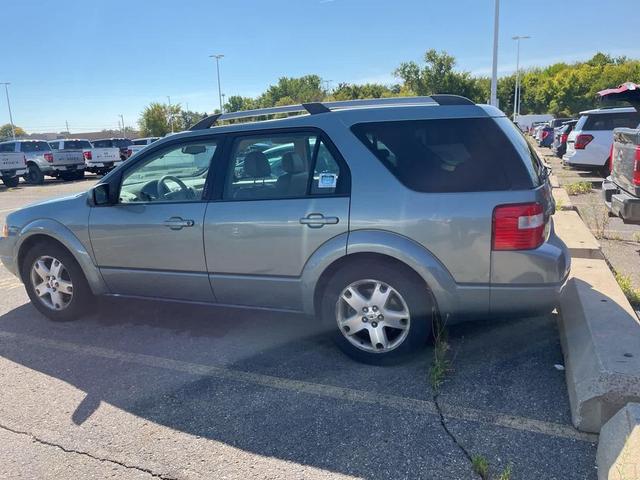 Photo of 2005 Green Ford Freestyle