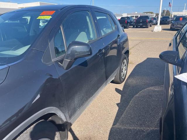 Photo of 2016 Black Granite Metallic Chevrolet Trax
