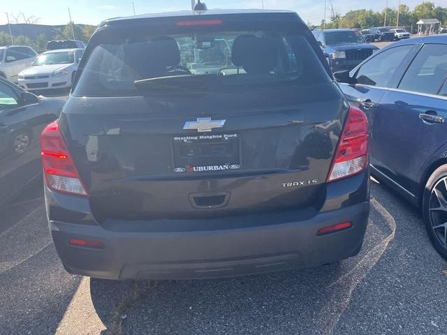 Photo of 2016 Black Granite Metallic Chevrolet Trax