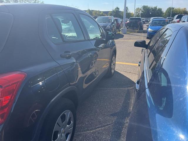 Photo of 2016 Black Granite Metallic Chevrolet Trax