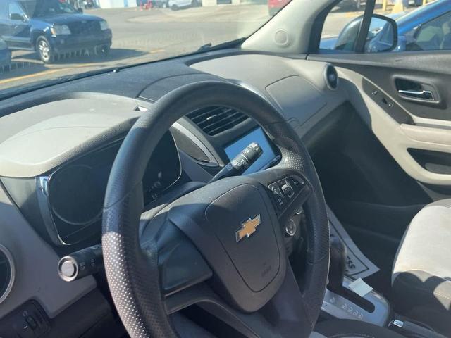 Photo of 2016 Black Granite Metallic Chevrolet Trax