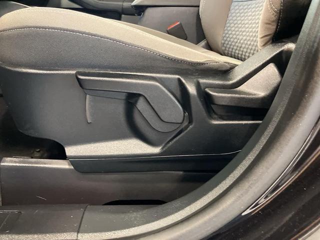 Photo of 2021 Agate Black Metallic Ford Escape