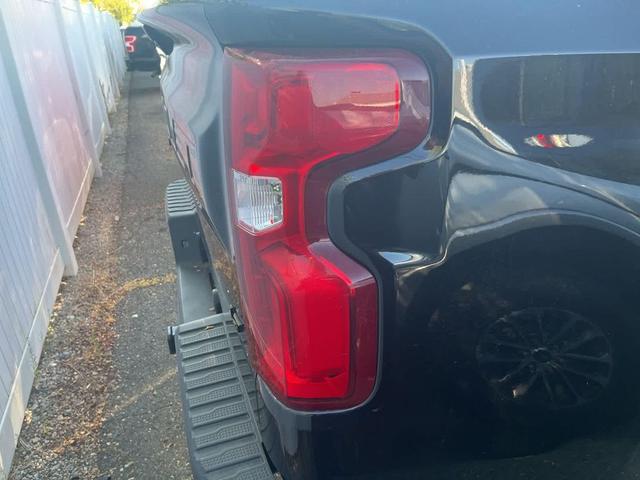 Photo of 2021 Black Chevrolet Silverado 1500