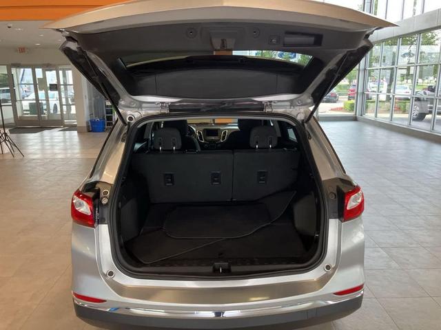 Photo of 2020 Silver Ice Metallic Chevrolet Equinox