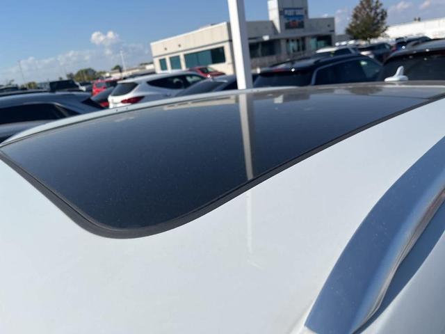 Photo of 2023 Glacier White Metallic Audi Q5