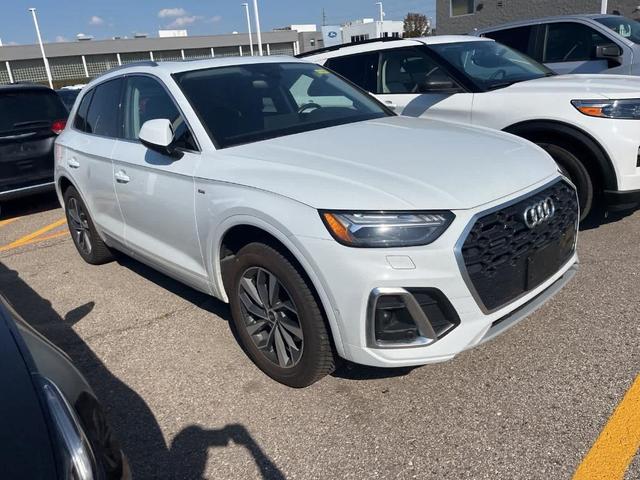 Photo of 2023 Glacier White Metallic Audi Q5