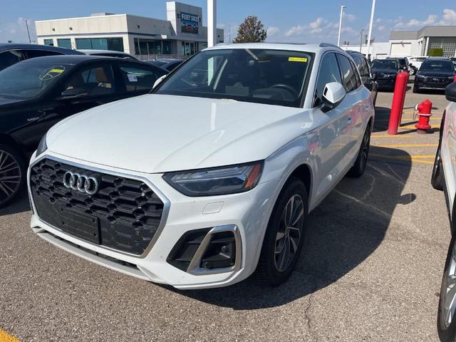 Photo of 2023 Glacier White Metallic Audi Q5