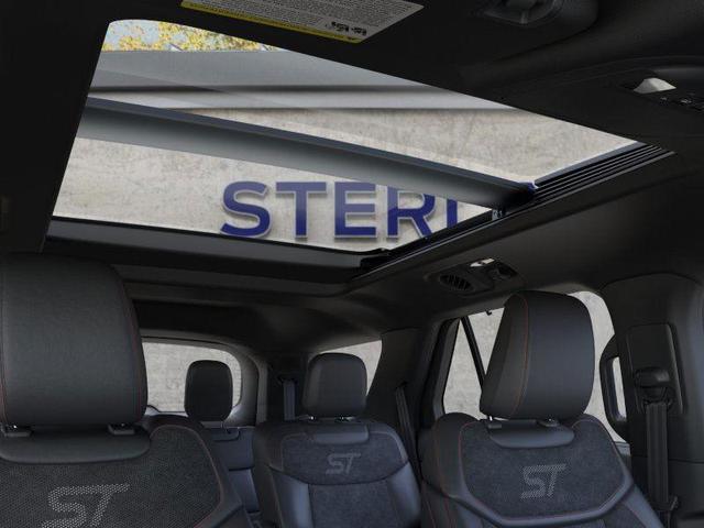 Photo of 2025 Carbonized Gray Metallic Ford Explorer