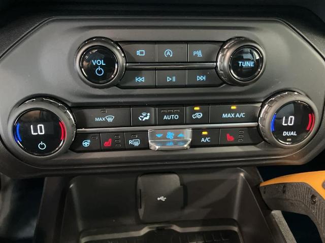 Photo of 2024 Oxford White Ford Bronco